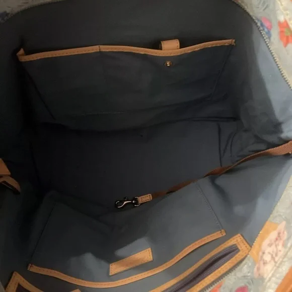 Dooney and Bourke Cupcake Tote Purse No Longer Made Lmtd Edition Price Firm - Picture 4 of 4